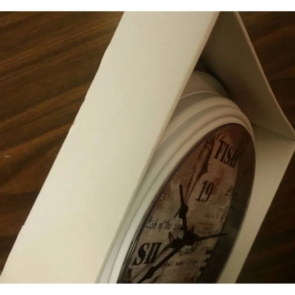 Plastic Decorative Wall Clock (approx. 9